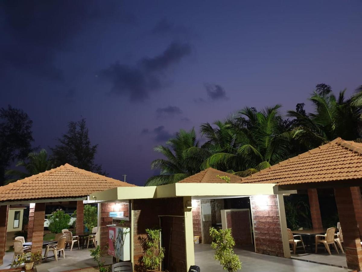 Sagar Sawali Beach Resort Karde Dāpoli Buitenkant foto